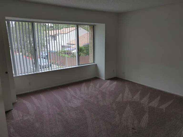1617 Basset Ln — Photo 9