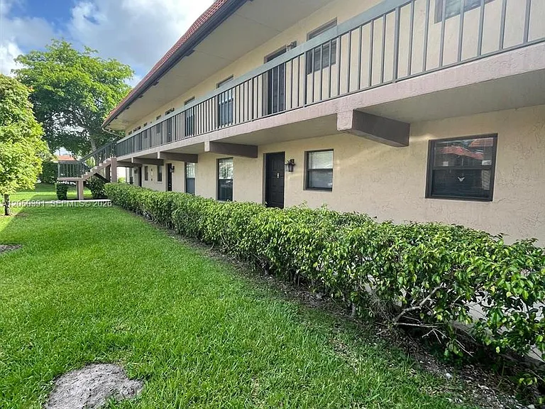 21906 Lake Forest Cir #103 — Photo 17