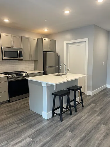 40 B St #404 Photo 1