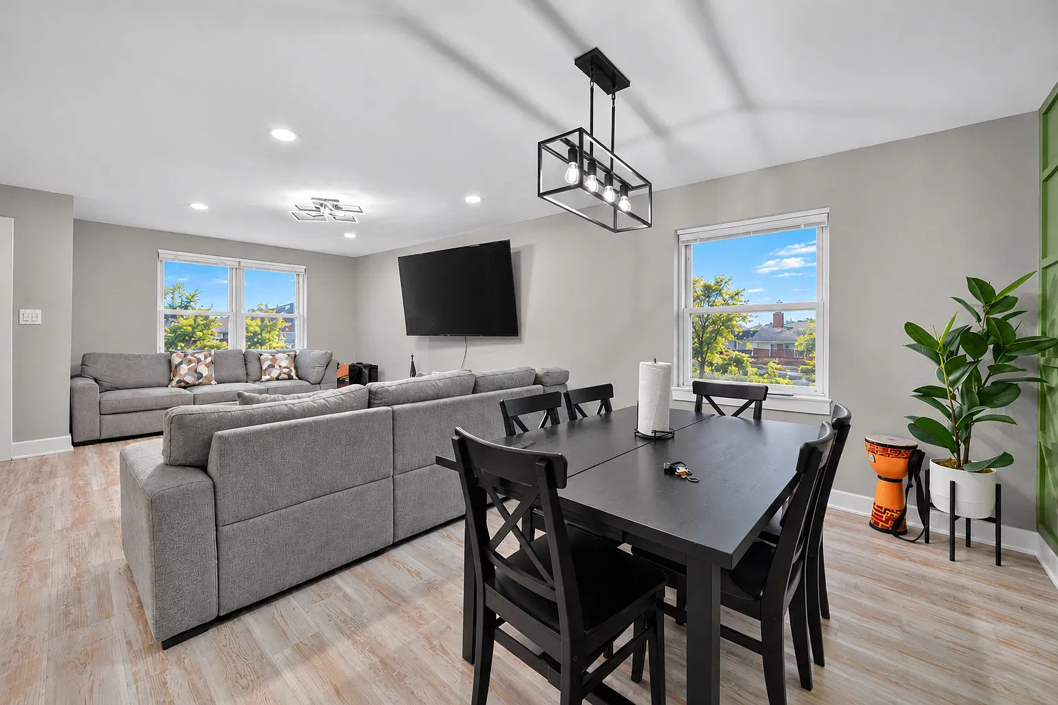 3 bed, 2000 sqft, $3,000 — Photo 4