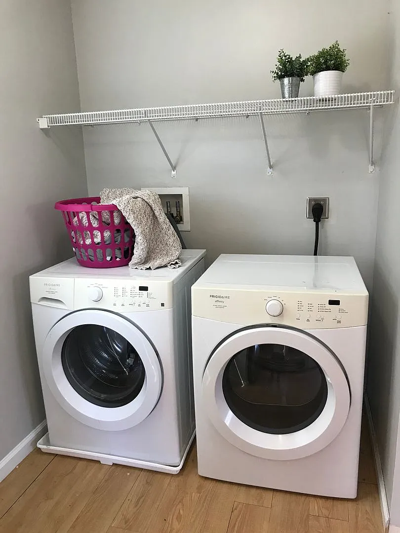 Cozy 3-Bedroom Apartments — Photo 4
