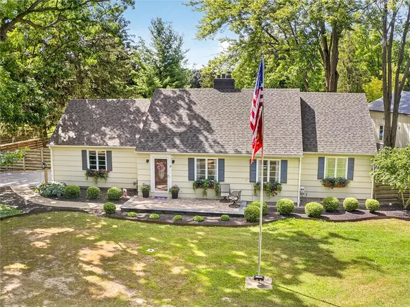 9 Oakwood Ln, Scottsville, NY 14546