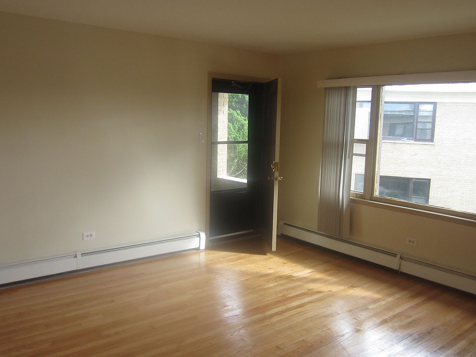 1st image of 27 King Arthur Ct APT 11