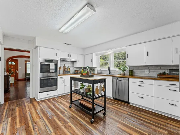 4022 Crosby Cedar Bayou Rd, Baytown, TX 77521