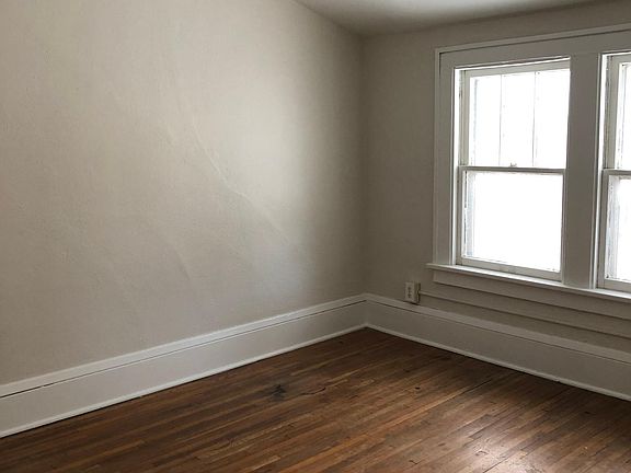 Spacious bedroom.