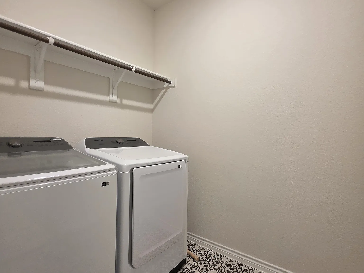 4 bed, 2965 sqft, $2,995 — Photo 4
