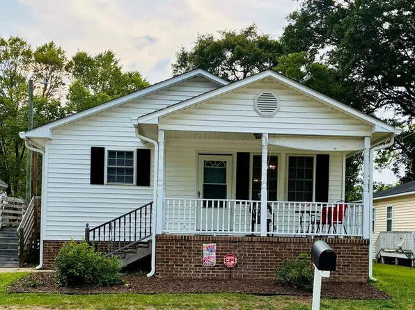 810 E Saint John Street, Tarboro, NC 27886