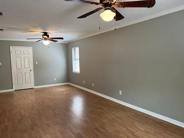 3628 Andrea St — Photo 2