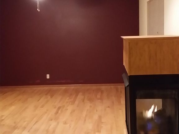 4th image of 747 Aspen Ave