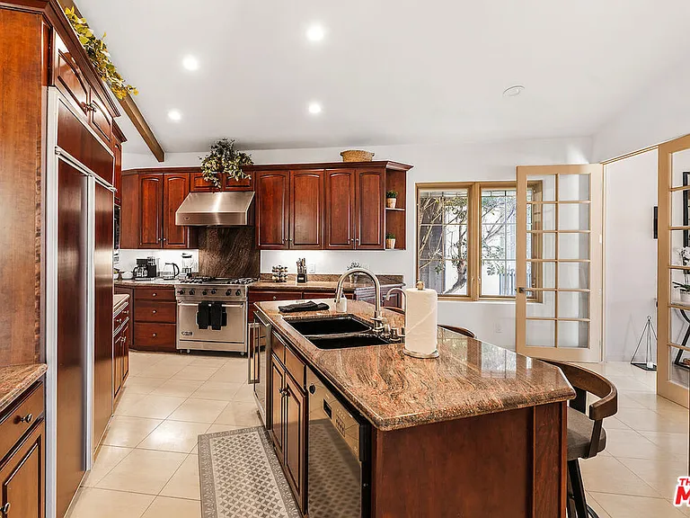 7782 Lookout Dr — Photo 24