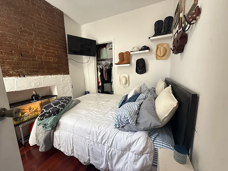 513 E 5th St #7B — Photo 2