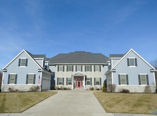 1106 Brookwoode Rd, Perrysburg, OH 43551