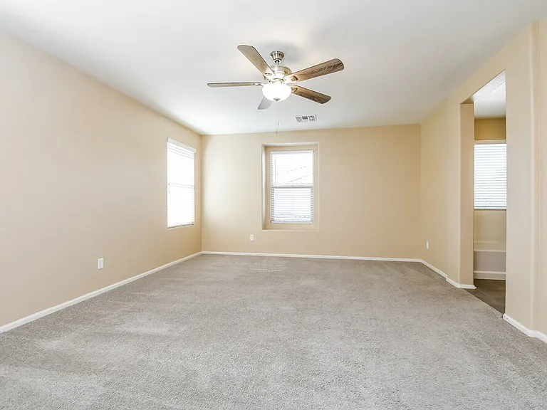 923 S Pheasant Dr — Photo 10