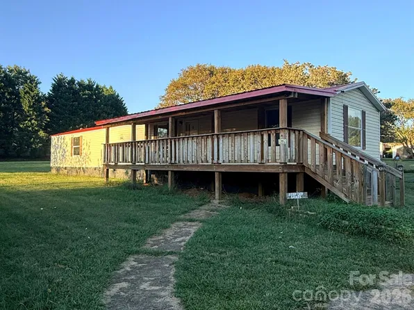 2330 Springdale Dr, Newton, NC 28658