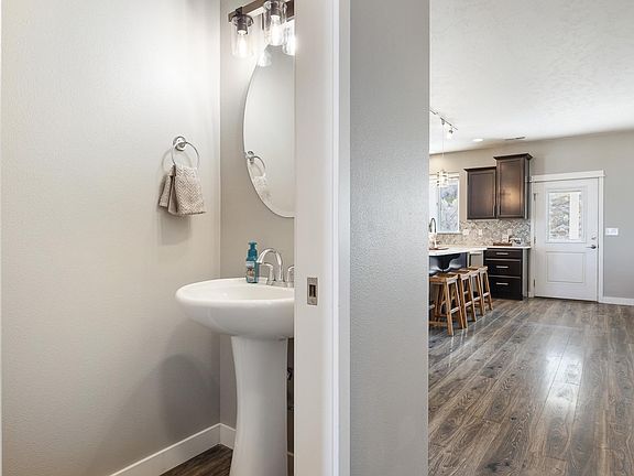 4th image of 6003 Velonia Dr