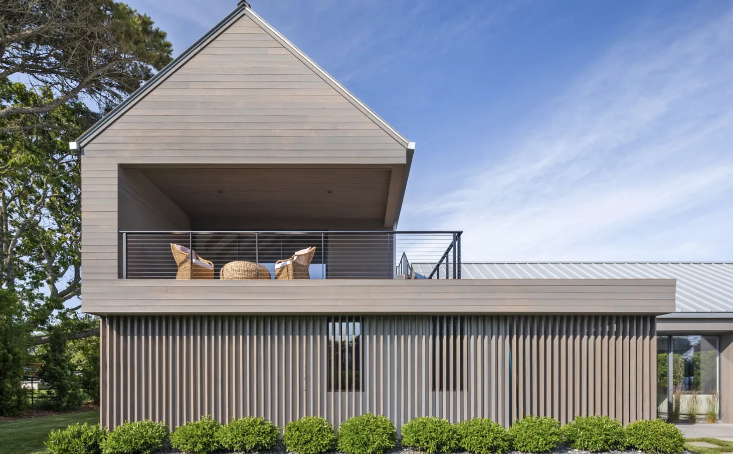 Custom Built Six Bedroom Ditch Plains Beach House For Rent — Photo 1