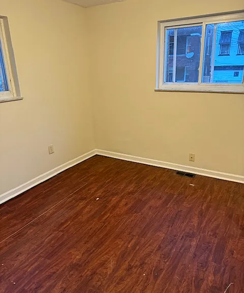 1821 Mills Ave — Photo 2