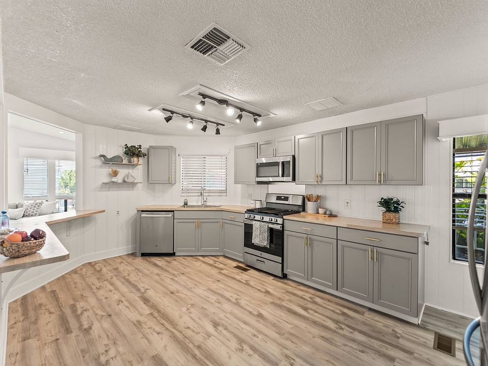 1st image of 16444 Bolsa Chica St Space 5