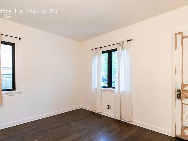 11269 La Maida St — Photo 9