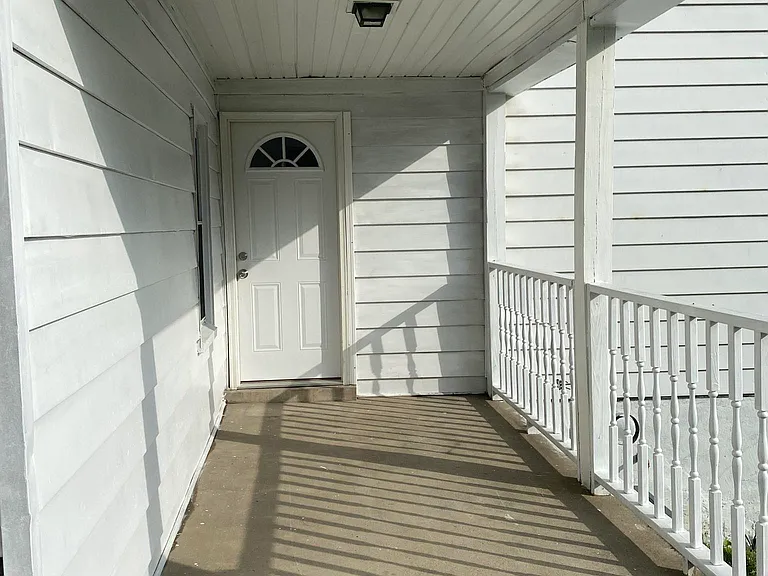 61 Pointview Rd #1 — Photo 3
