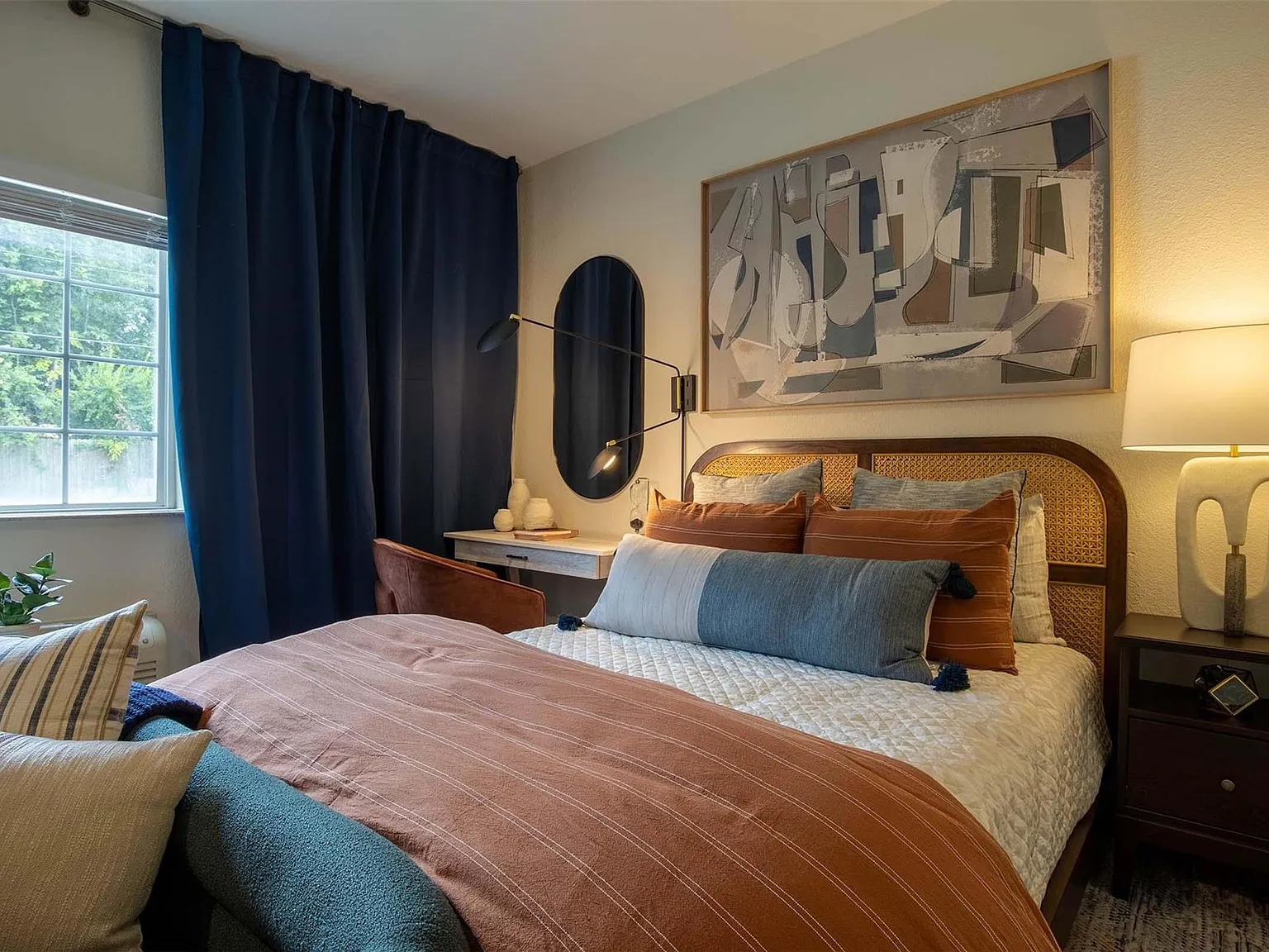 1 bed, 1.0 bath, 525 sqft, $1,089 — Photo 2