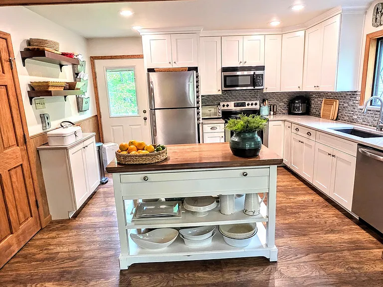 Main Level - Kitchen