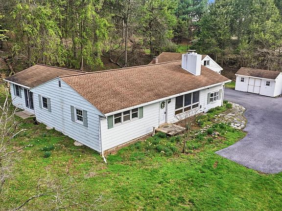 2nd image of 444 N Heidelberg Rd