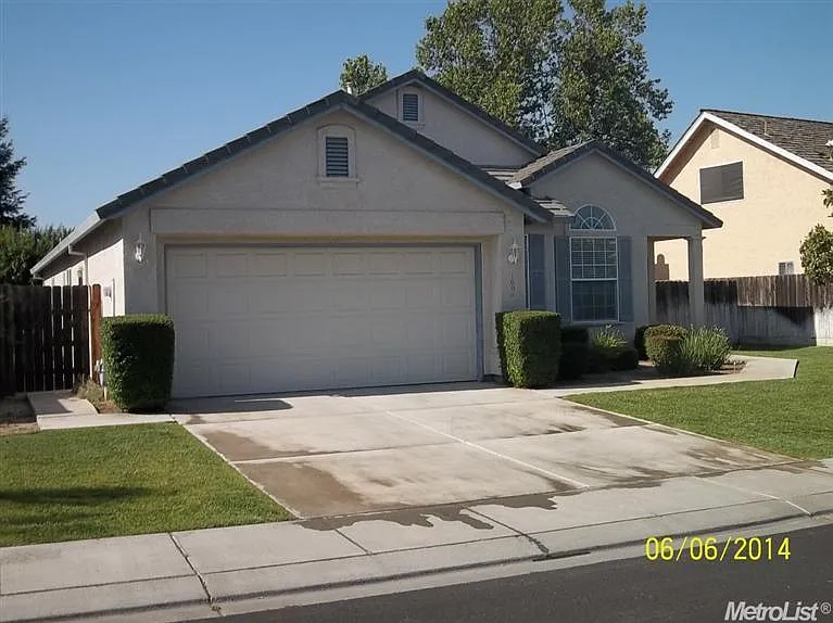 1695 Winchester Dr photo 1