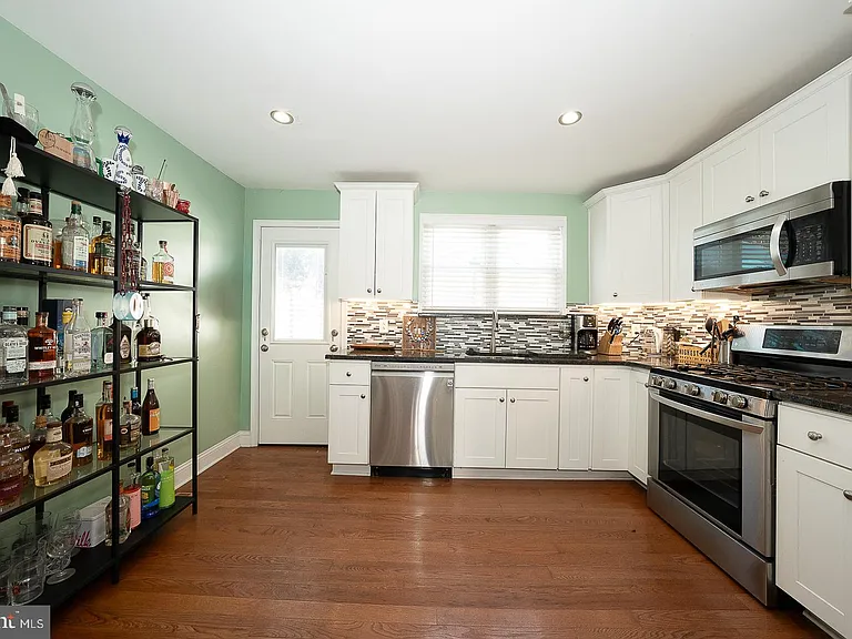 1916 S Alder St — Photo 13