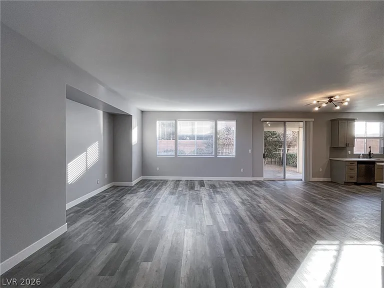 10919 Vista Marbella Ave — Photo 3
