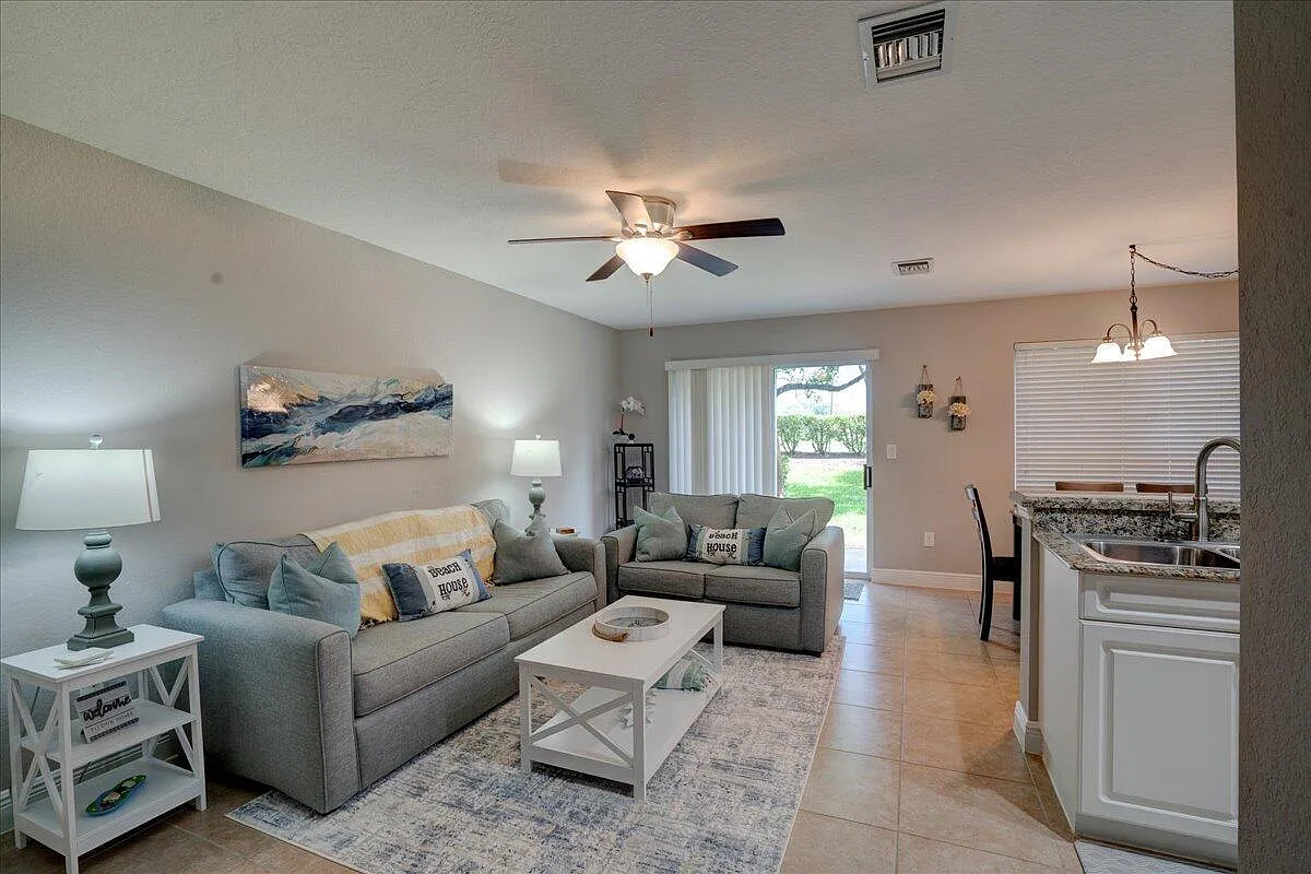 3 bed, 2.5 bath, 1441 sqft, $3,100 — Photo 4