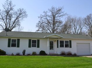 51 Lakewood Dr, Centralia, IL 62801