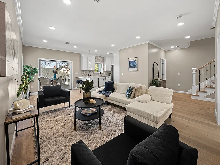 432 Jefferson St #2 — Photo 2