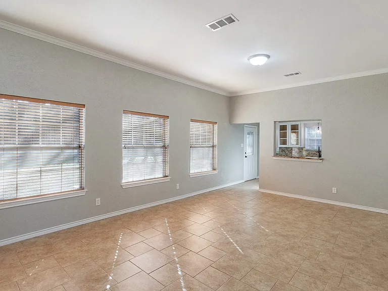 6561 Calmont Ave — Photo 16