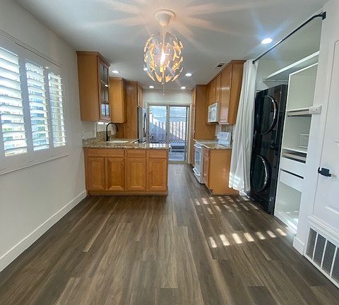 2nd image of 4144 Ravenwood Pl