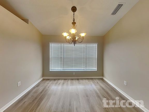 4th image of 29250 Yarrow Dr