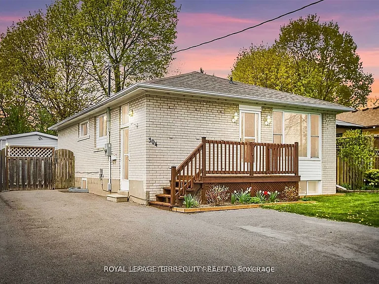 304 Palmerston Ave #MAIN — Photo 1
