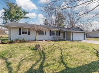 24 Greenbrier Dr, Adrian, MI 49221