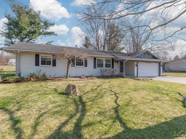 24 Greenbrier Dr, Adrian, MI 49221