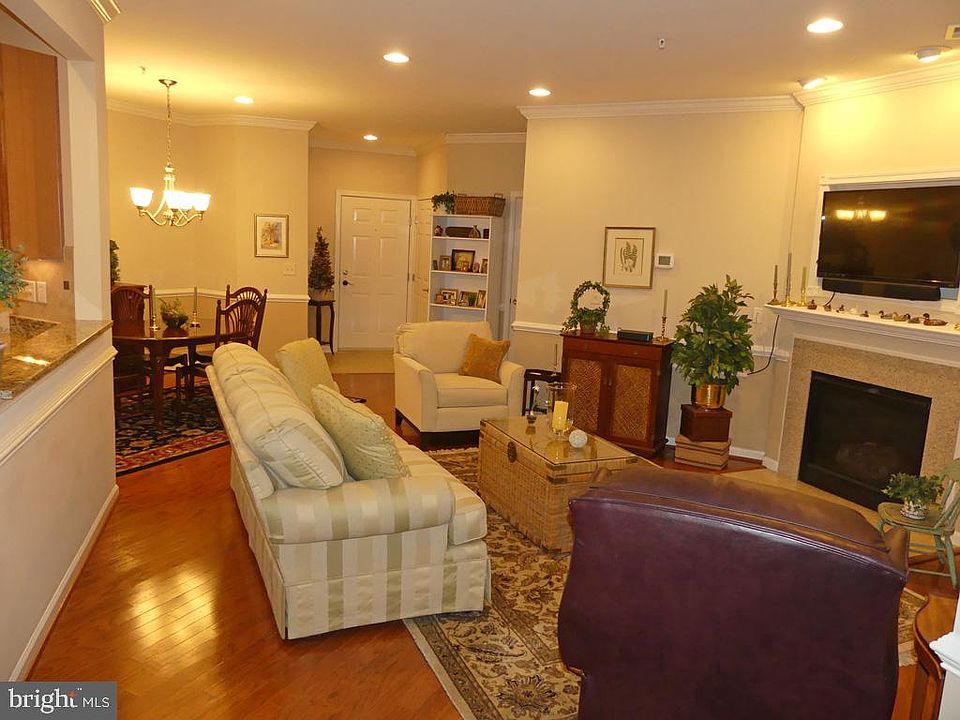 1st image of 259 Beckenham Cir Unit 101