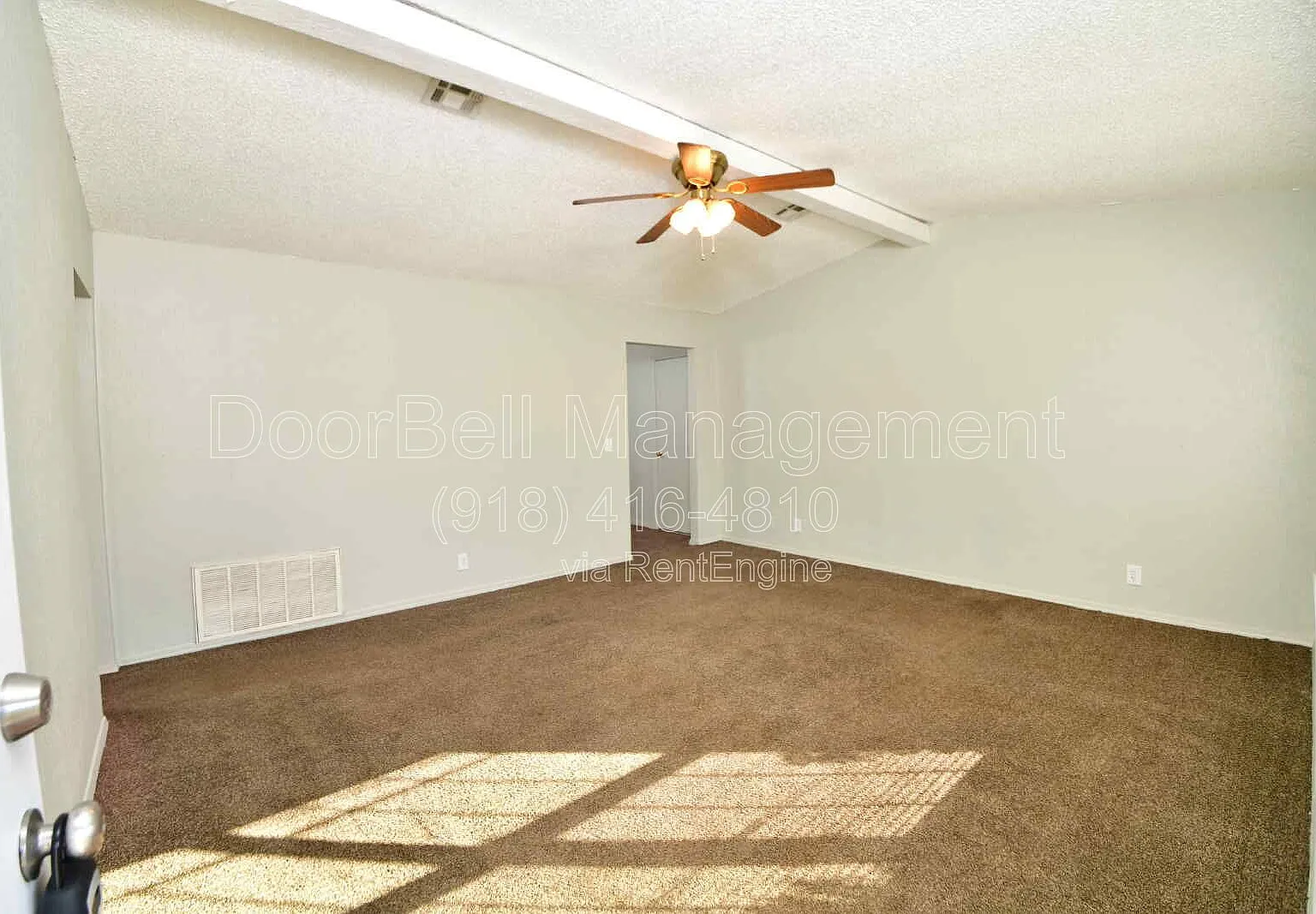 2 bed, 1.0 bath, 902 sqft, $995 — Photo 4