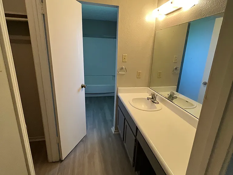 1048 Oregon Ave #B — Photo 17