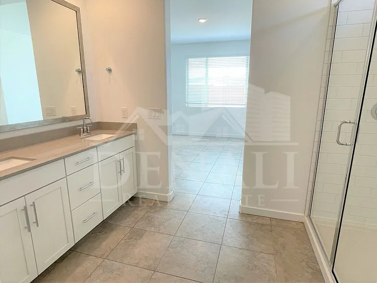 4622 N 192nd Ln — Photo 11