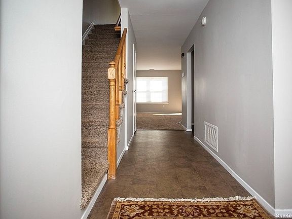2nd image of 305 Sara Cir #305