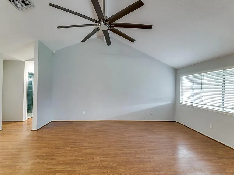 7218 Ridgeberry Dr — Photo 5
