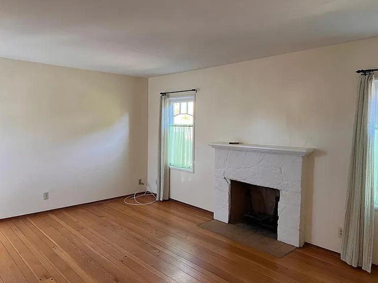 555 Mount St — Photo 3