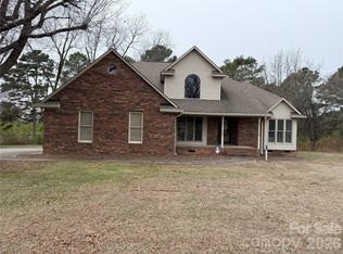 96 Valley Dr, Badin, NC 28009