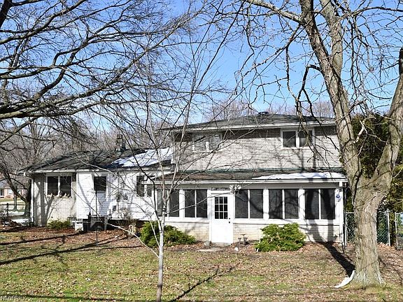3rd image of 1144 E Dartmoor Ave