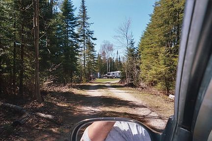 Drivewayto camp site.