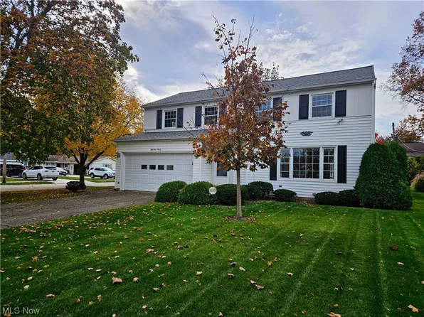 5390 W 228th St, Fairview Park, OH 44126